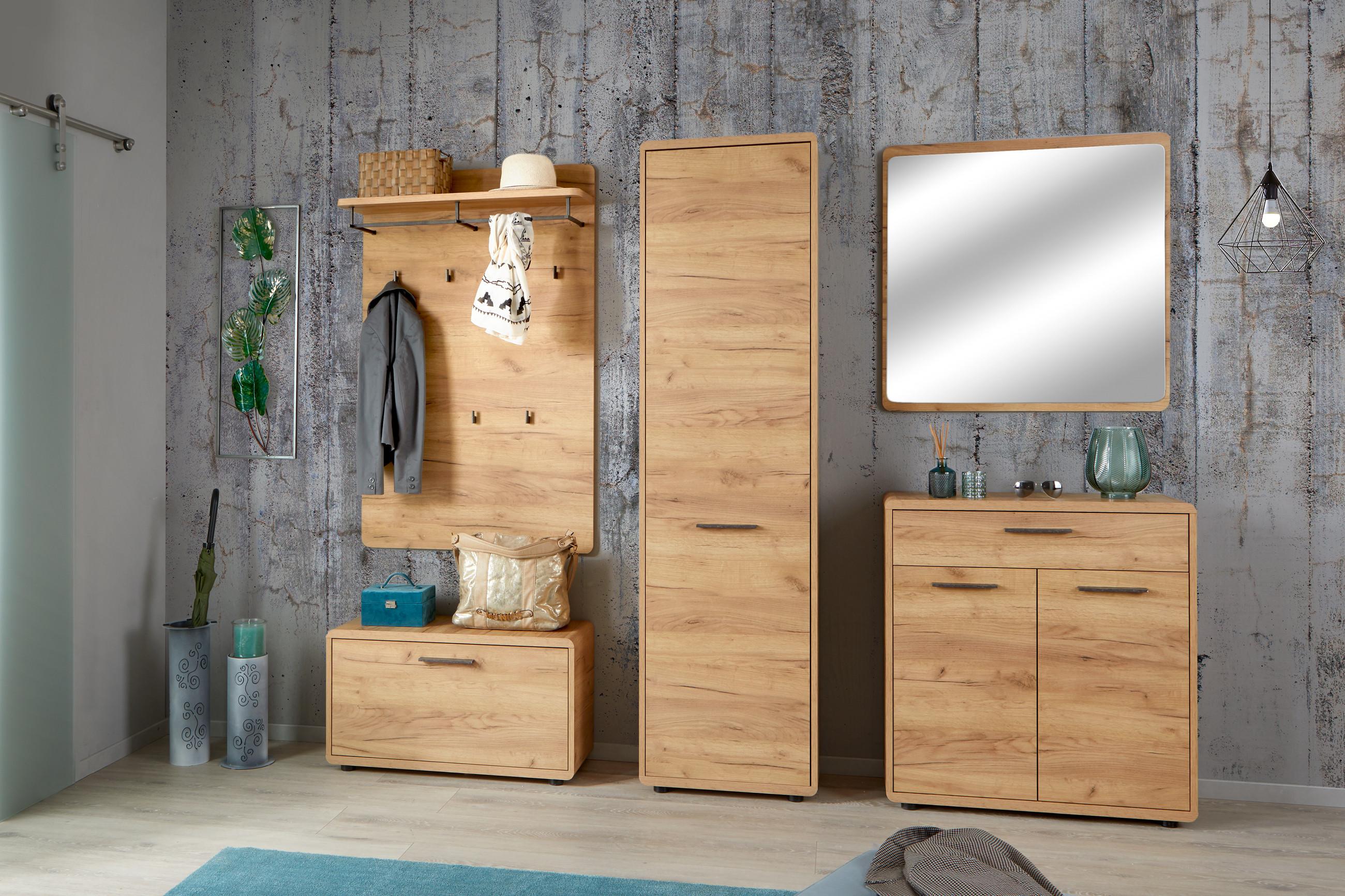 Garderobenschrank in Eichendekor