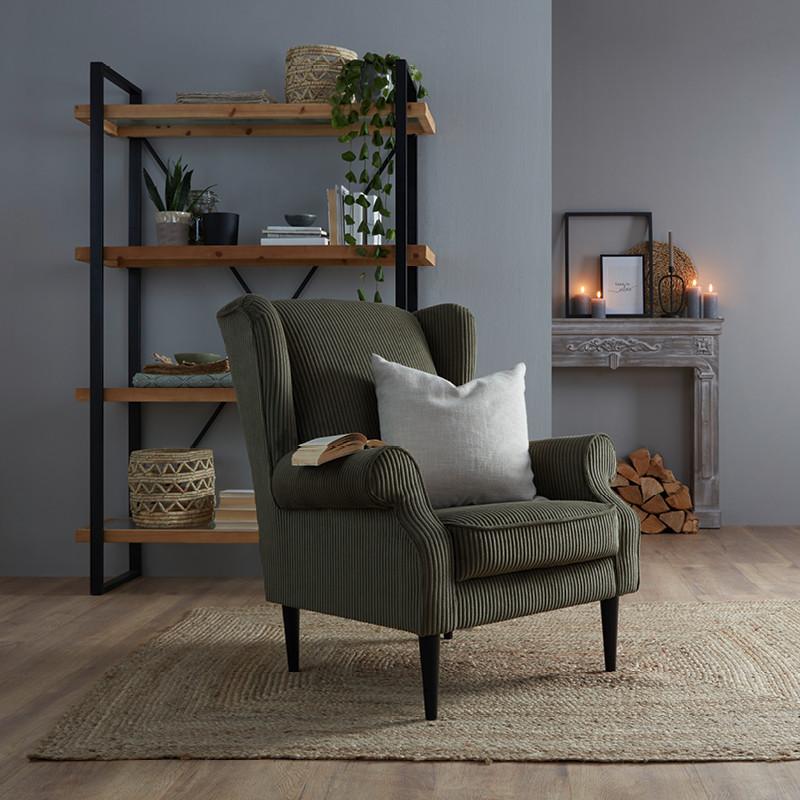 zelené kreslo ušiak