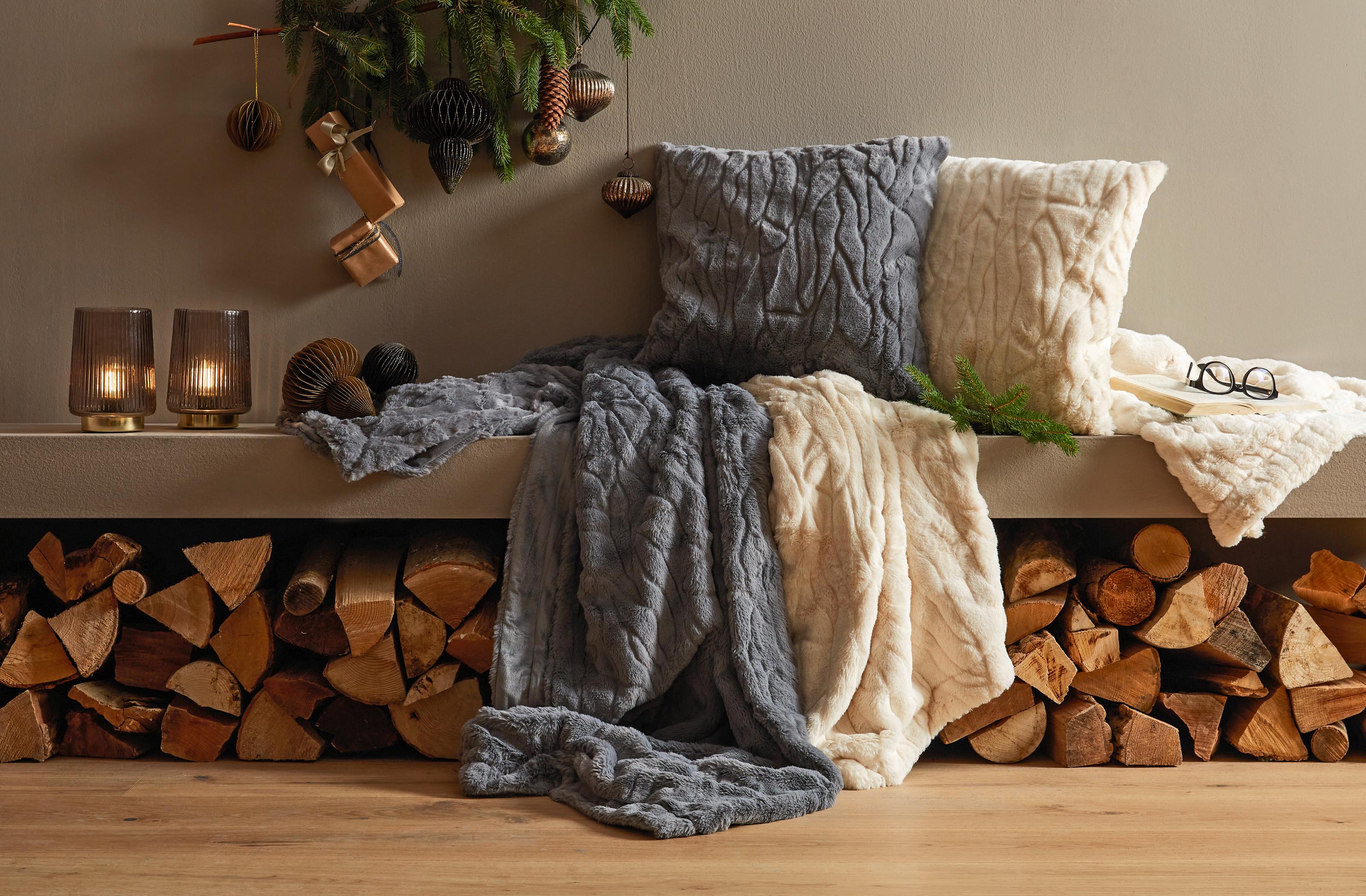 kožušinové vankúše a deky, textil na chladné večery