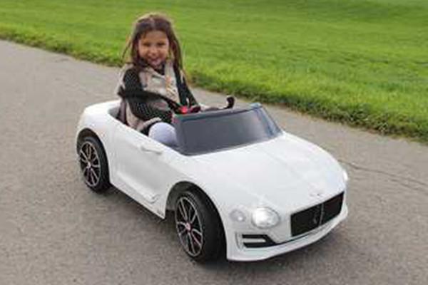 Kinderautos & Anhänger