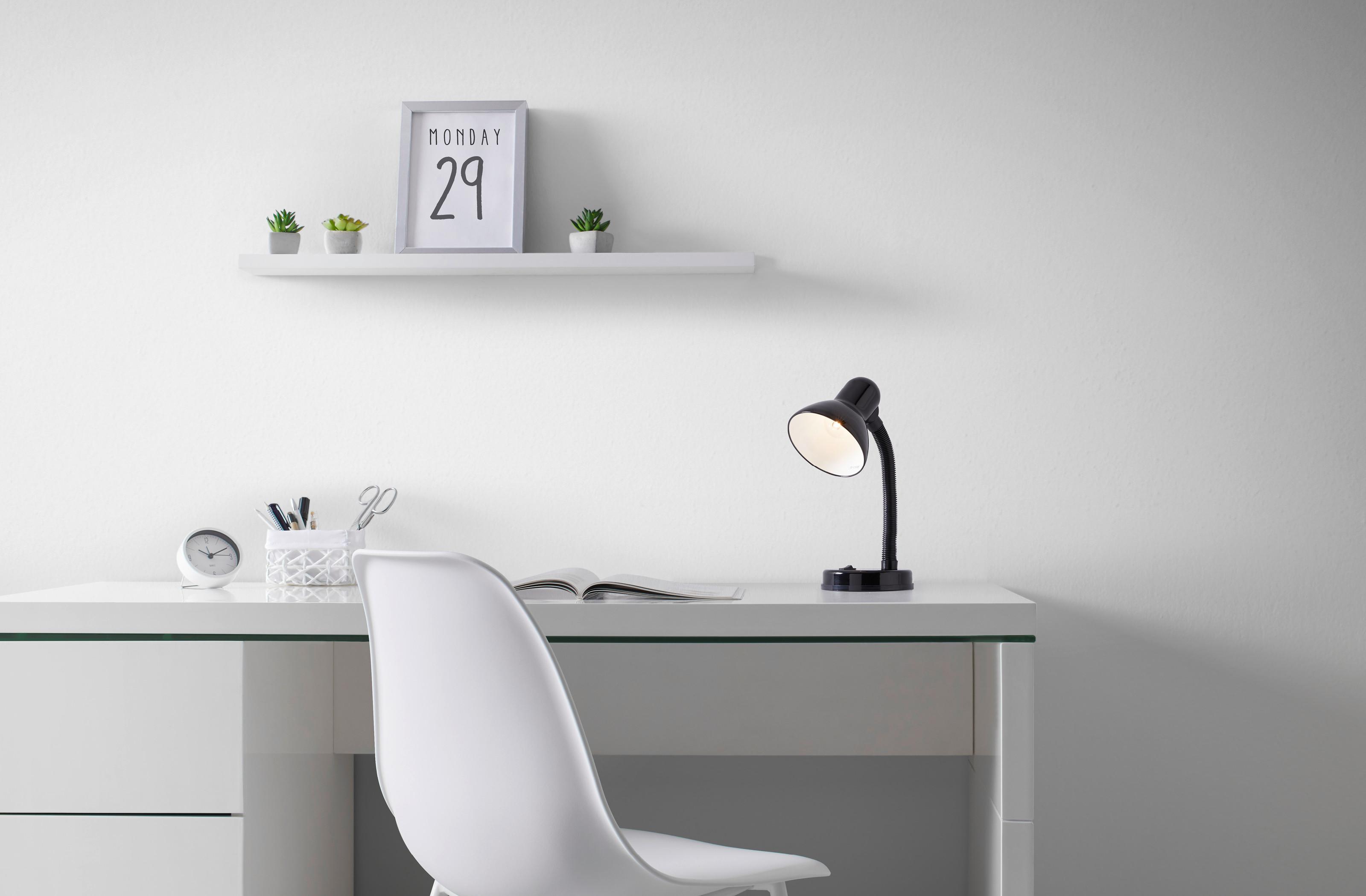 stylová lampa na psací stůl v oblíbeném designu