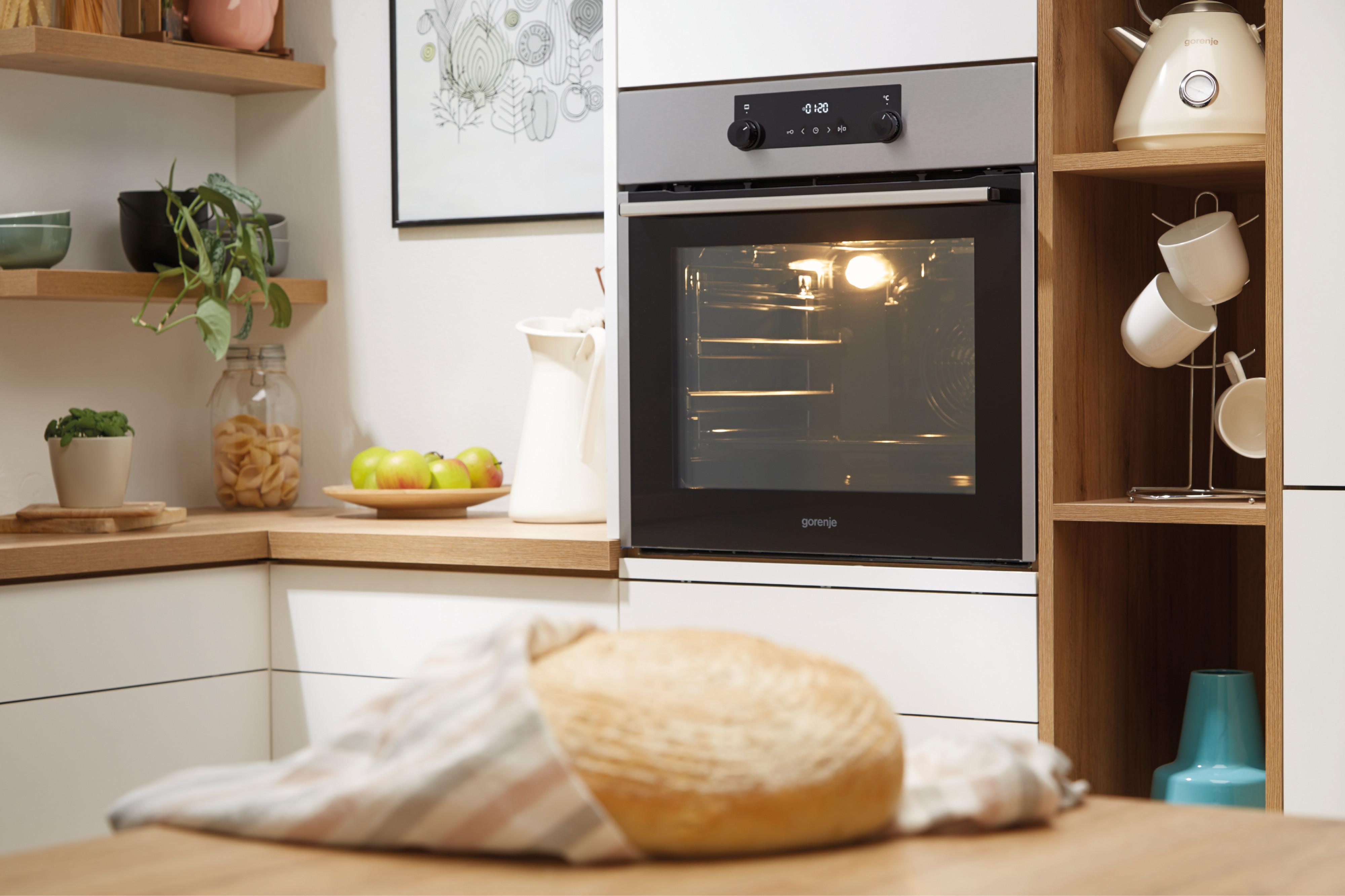 Gorenje-Backofen zum Dämpfen, Garen und Frittieren