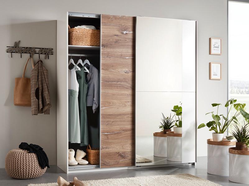 vešiaková šatníková skriňa