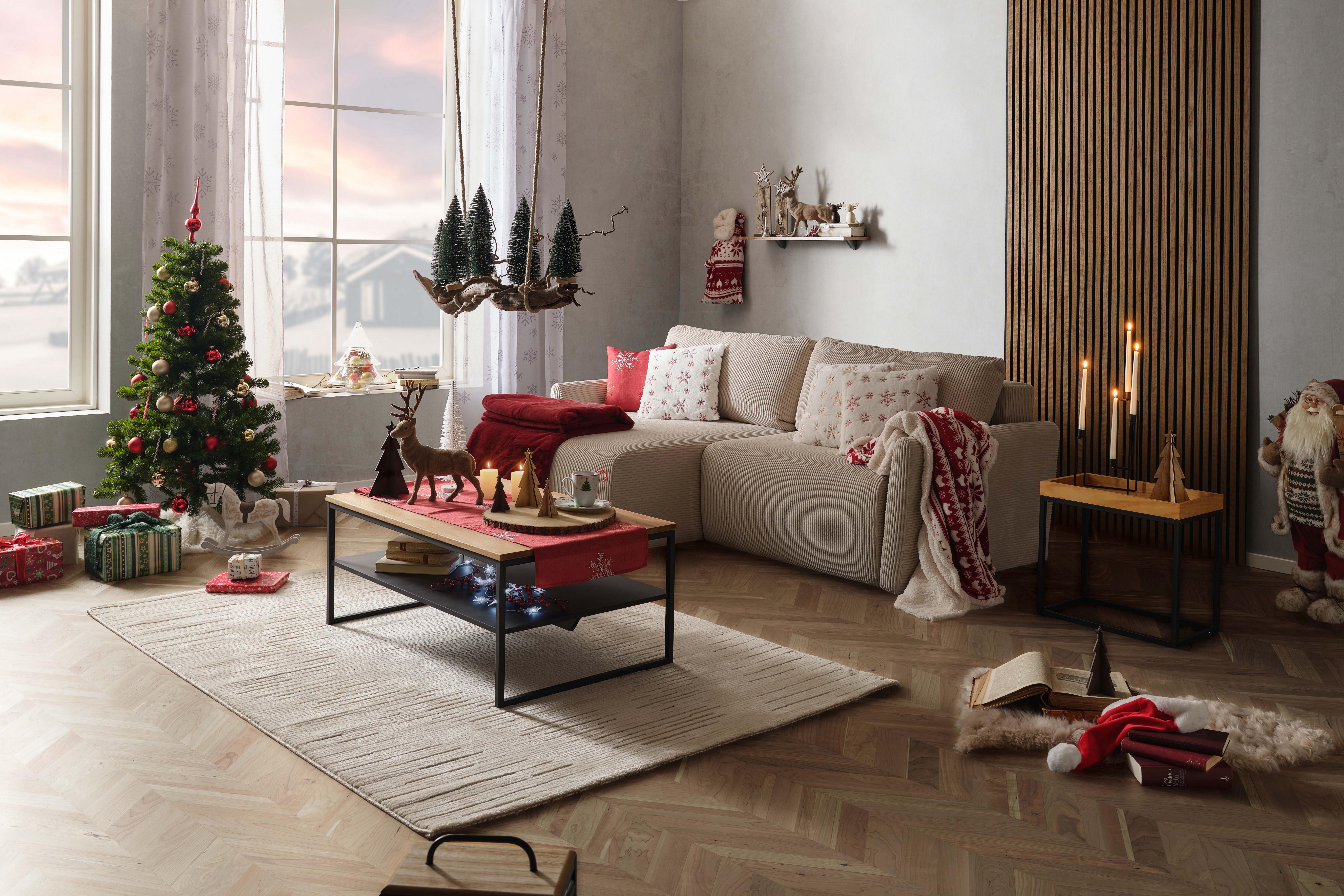 gemütliches, winterliche eingerichtetes Wohnzimmer