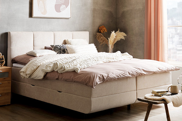 Schlafzimmer-Polsterbett