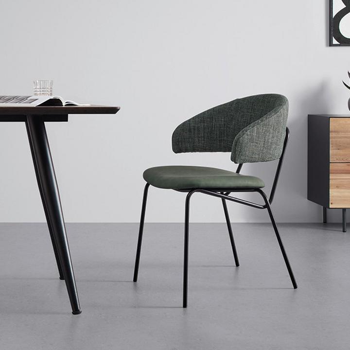 zelená jídelní židle