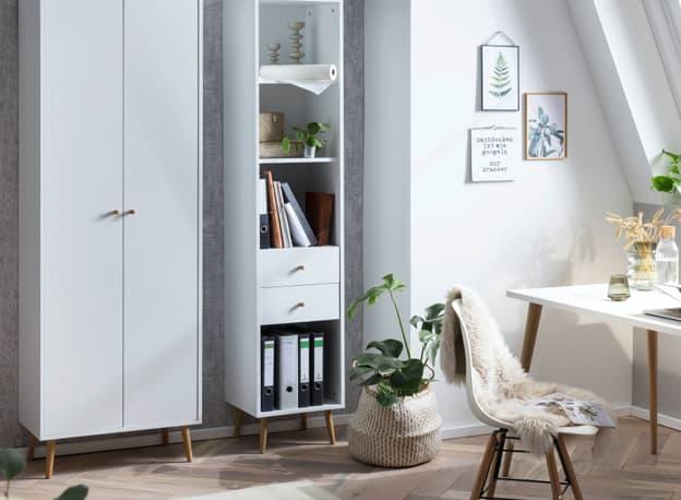 Aktenschrank in hellem Zimmer