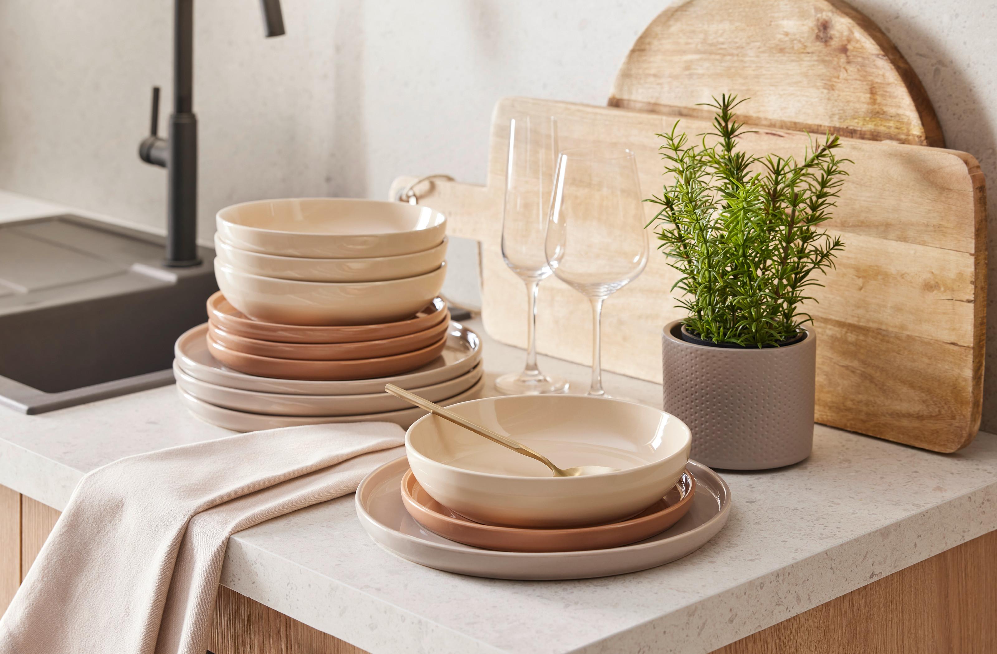 Vanilková a terracotta farby riadu