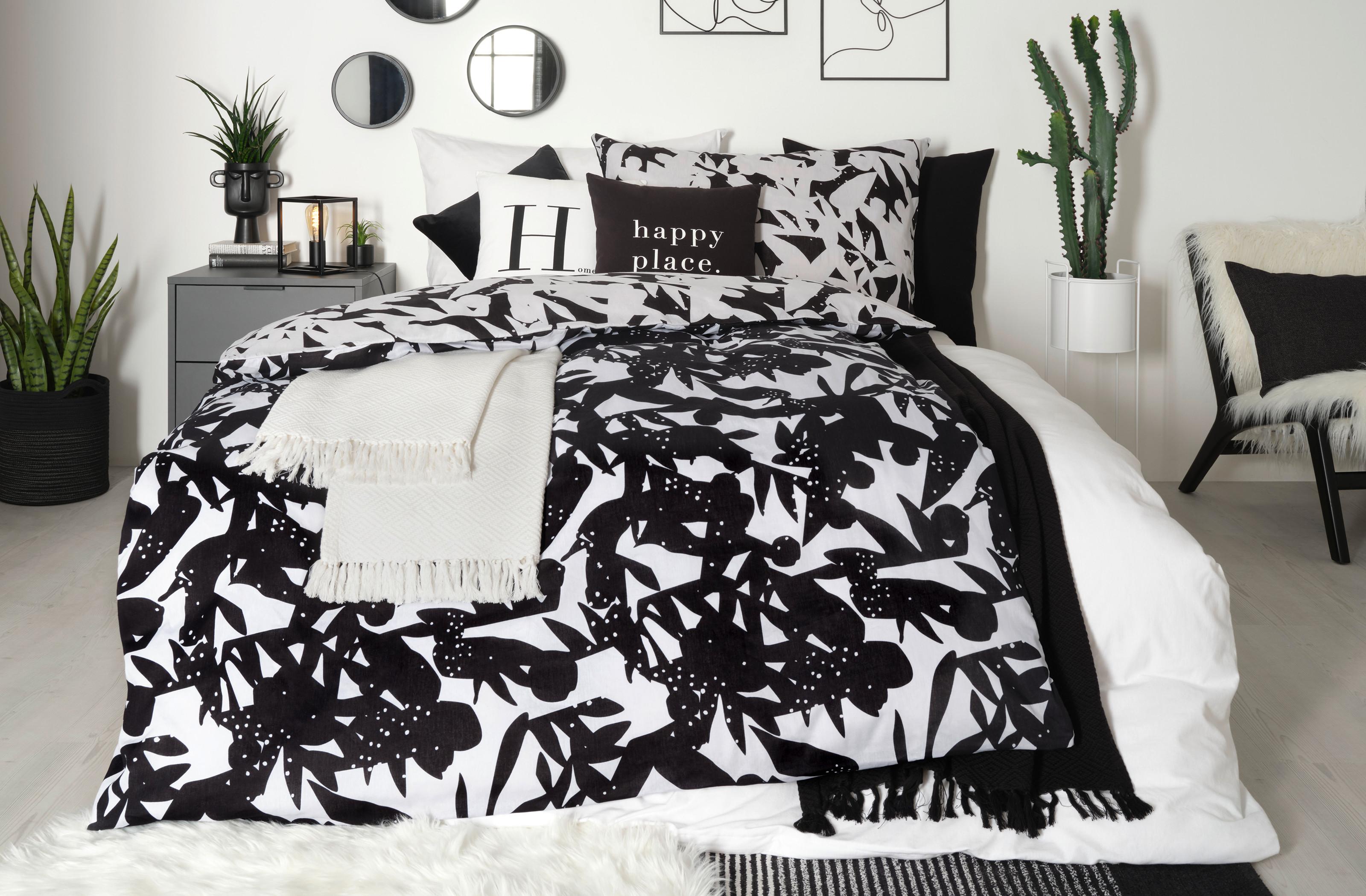 textil do spálne, kožušinové a tkané koberce, deky, dekoračné vankúše