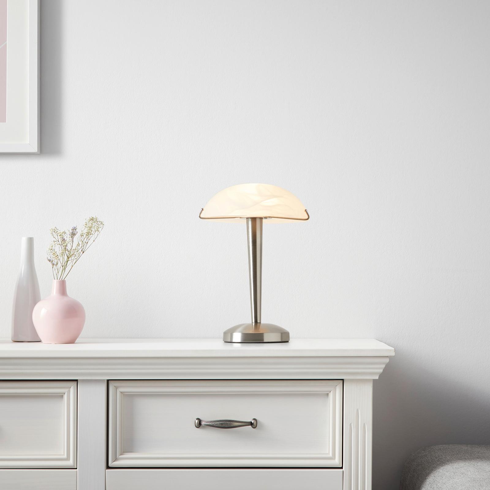 stolní lampa ideální do vintage interiéru