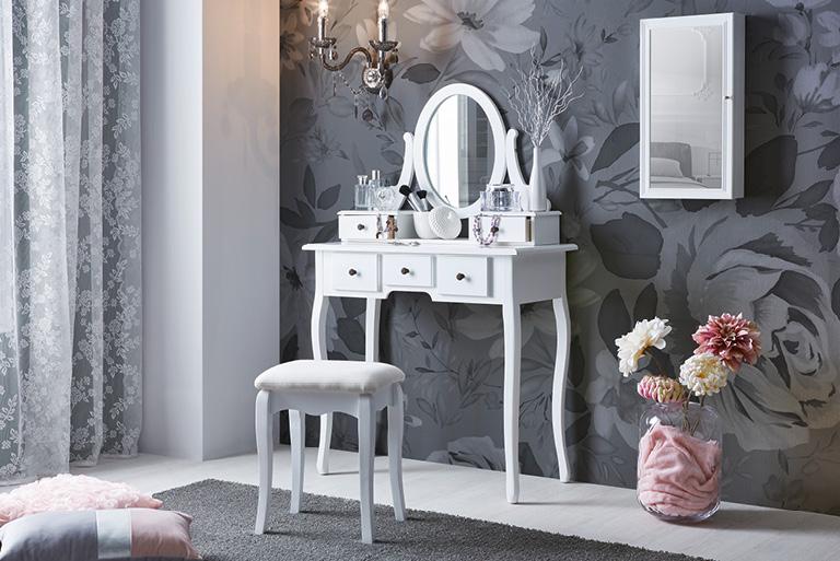 stoly a stolky do ložnice