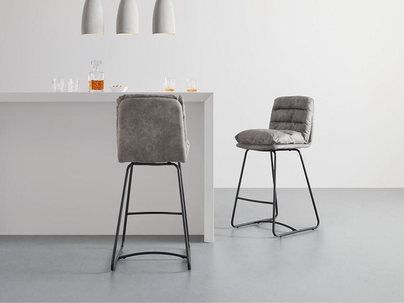 sivé barové stoličky