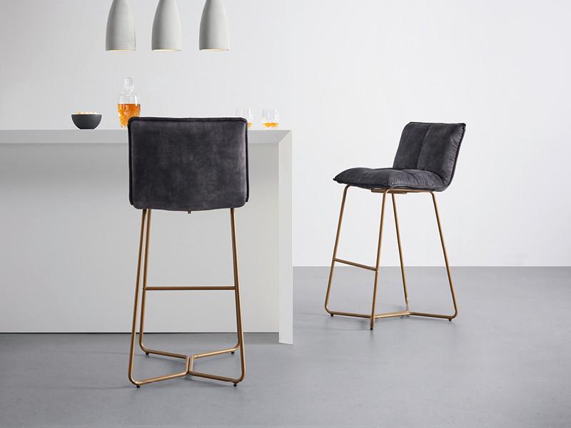 tmavosivé barové stoličky