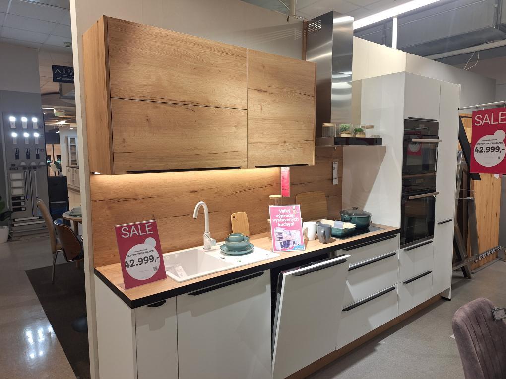 VESTAVNÁ KUCHYŇ EASTBOURNE/SINGAPUR - Nobilia