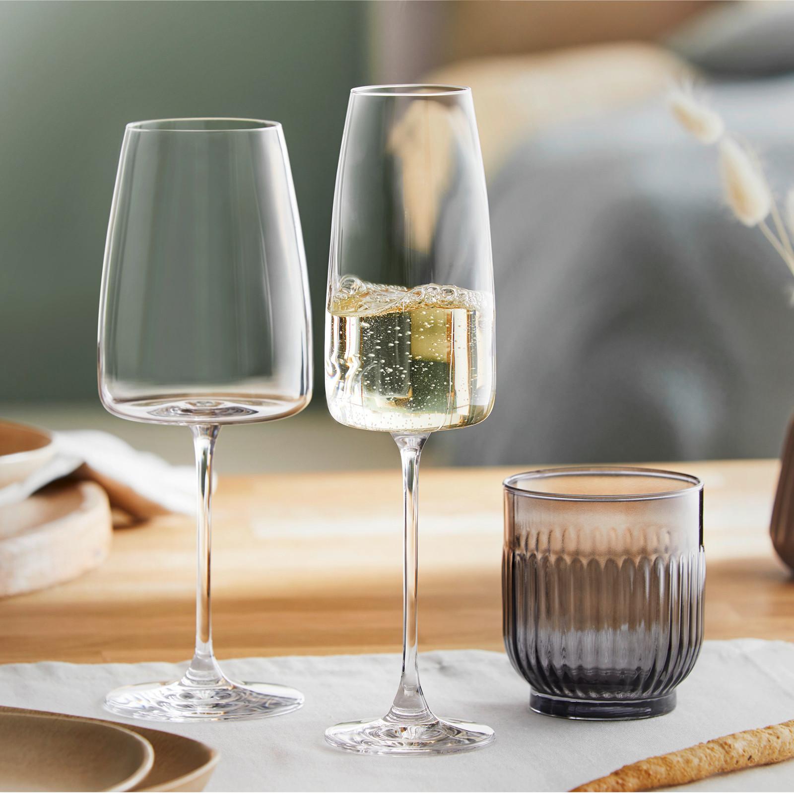 stylové sklenice na víno a sekt