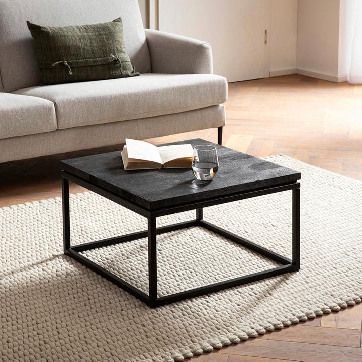 černý konferenční stolek