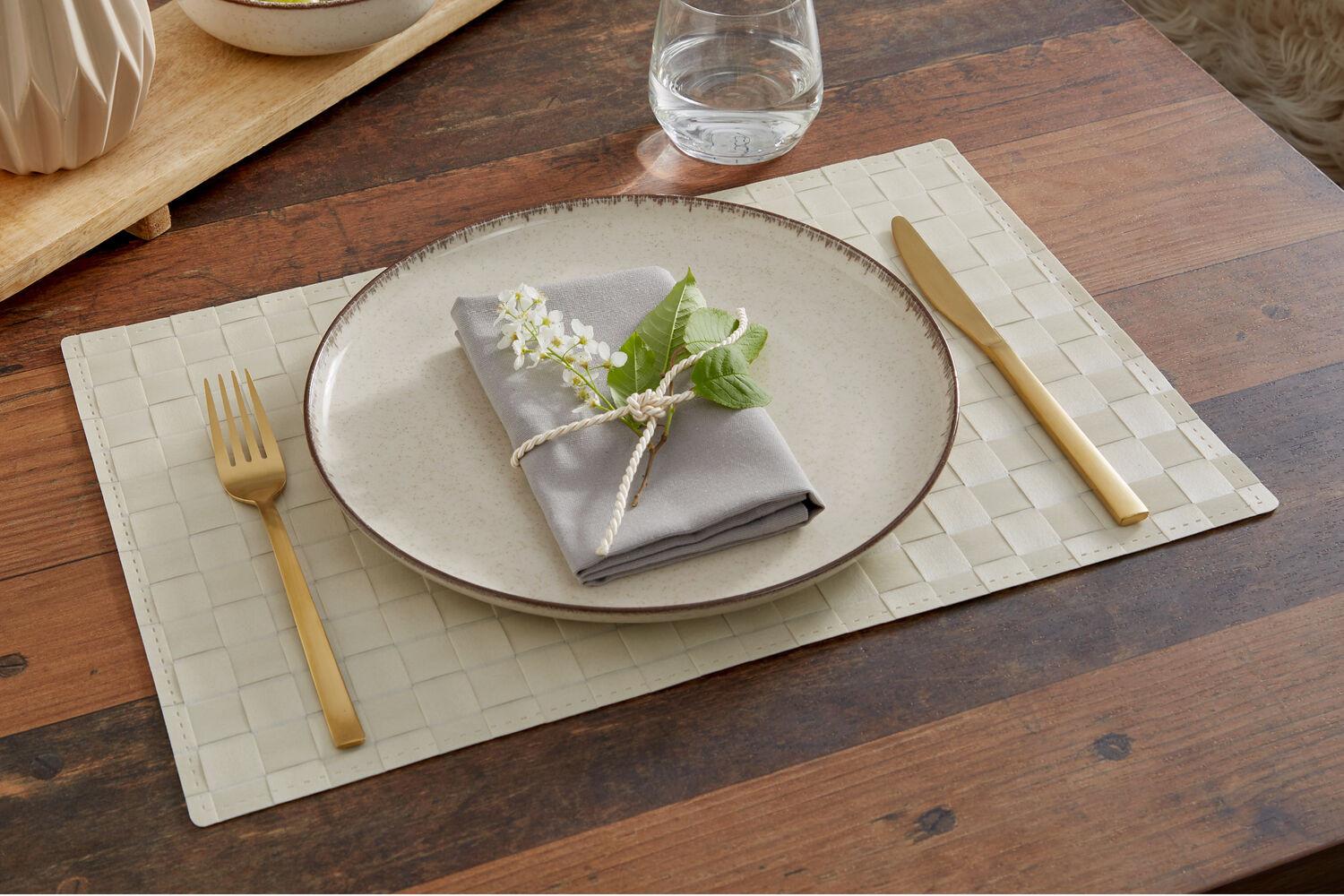 elegantes Tischgedeck