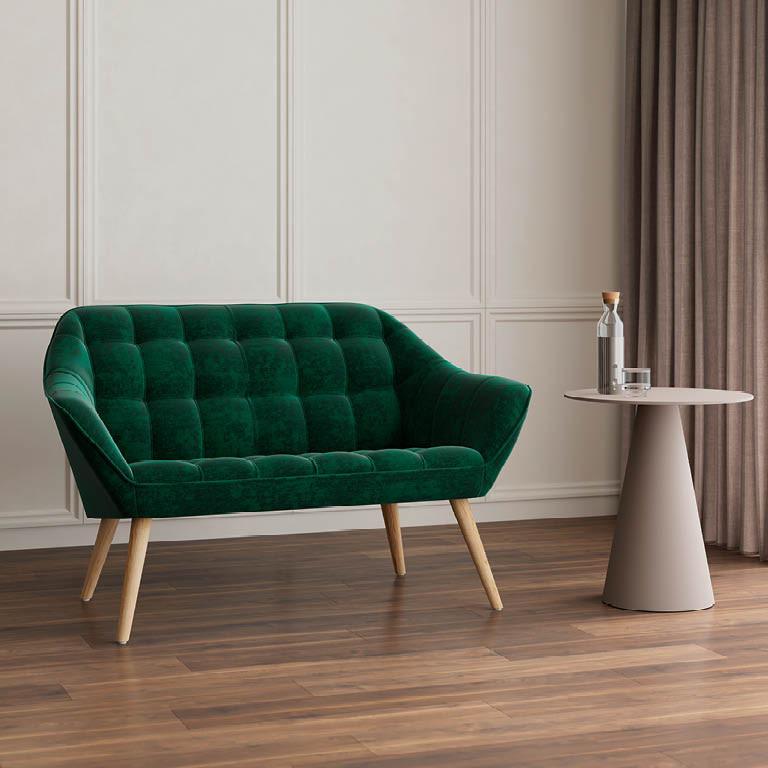 levná zamatová pohovka v zelené barvě