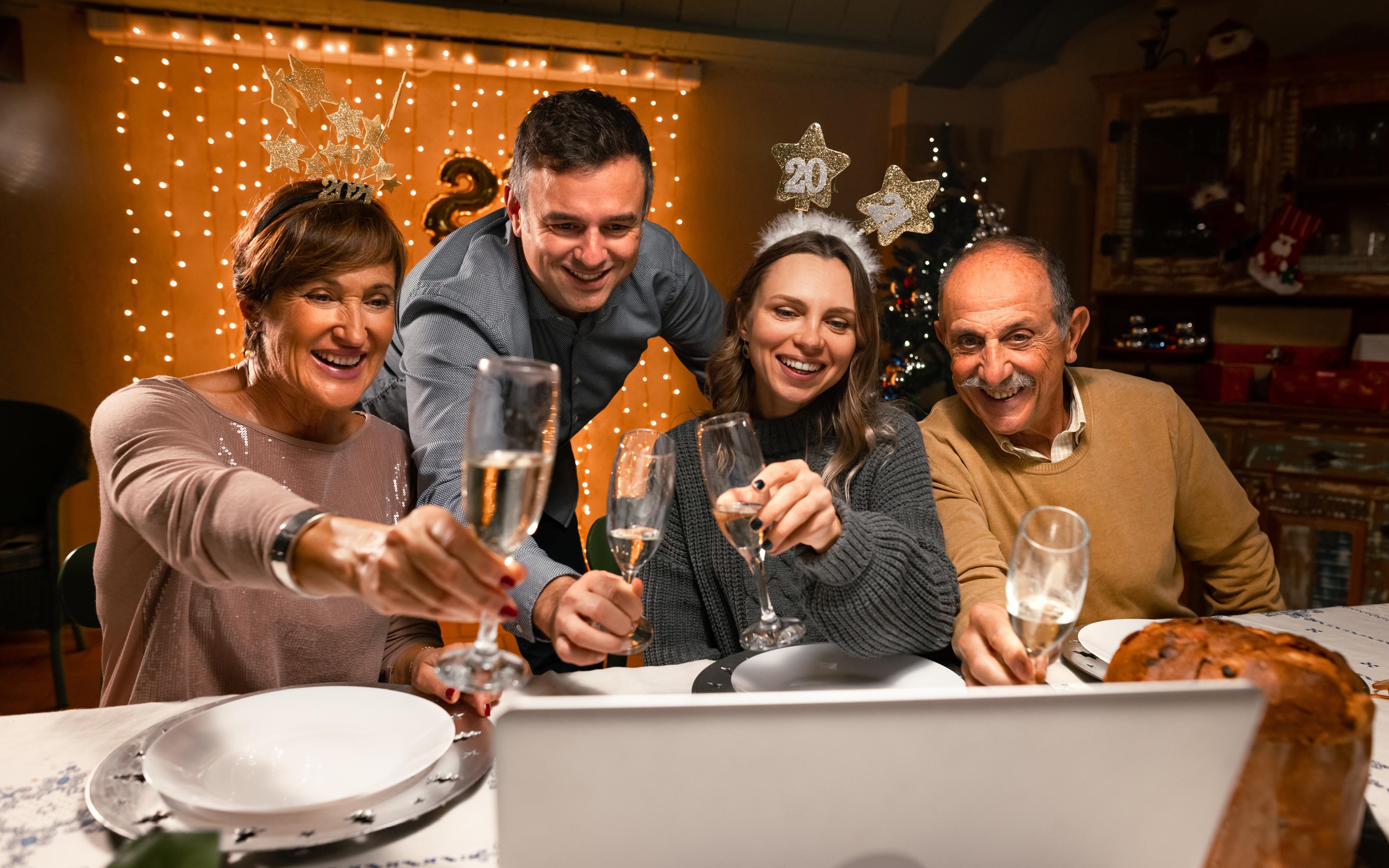 silvester, online komunikácia s rodinou