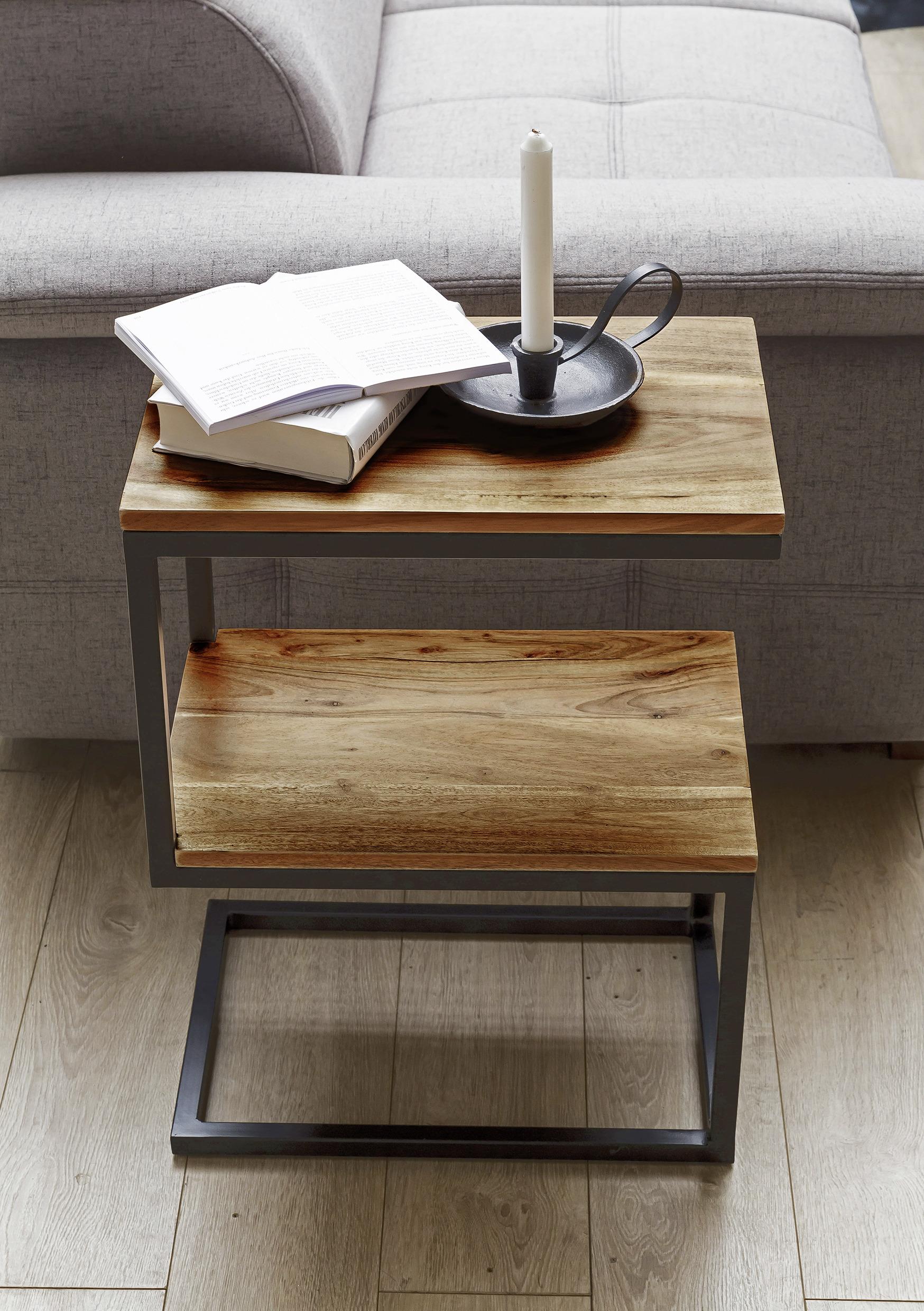 Beistelltisch Akola in S-Form aus Sheeshamholz Front