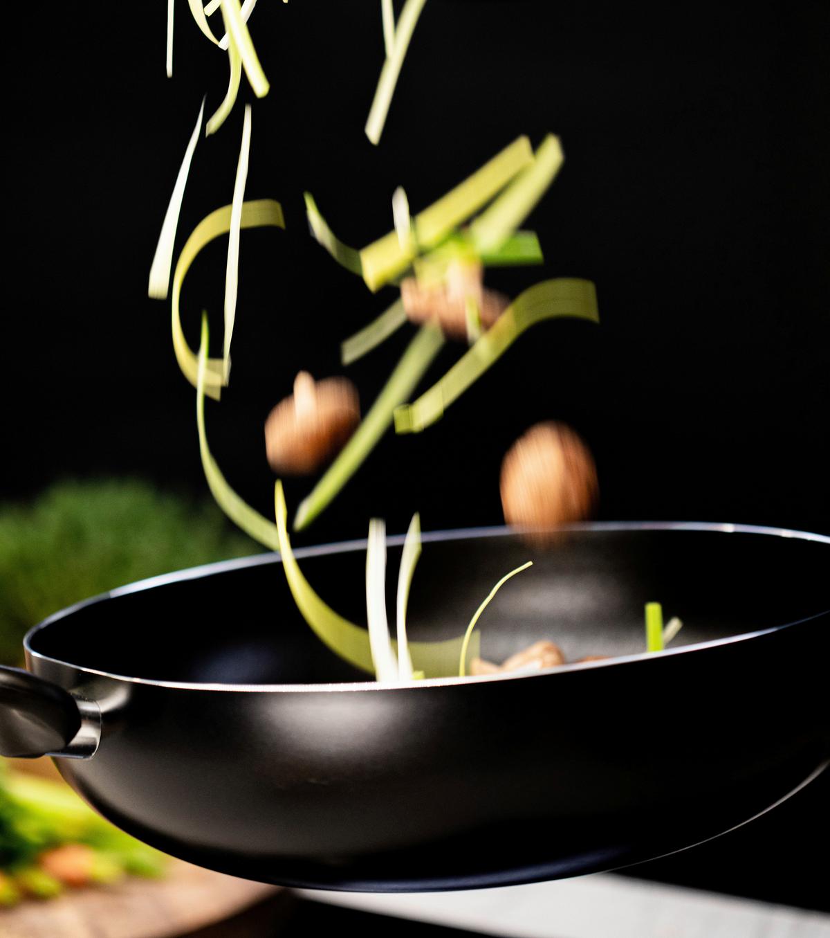 Wok D: 32,5 Cm Aluminium Antihaftbeschichtet - Schwarz, Basics, Metall (32cm)