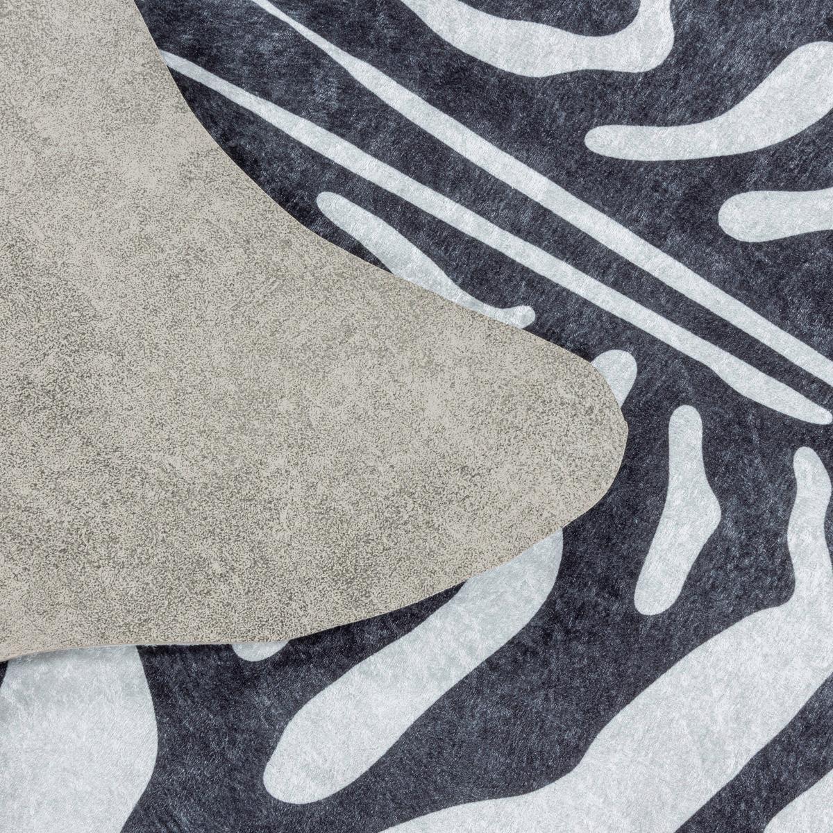 Fellteppich Etosha - Schwarz/Weiß, Design, Textil (150/200cm) - Novel