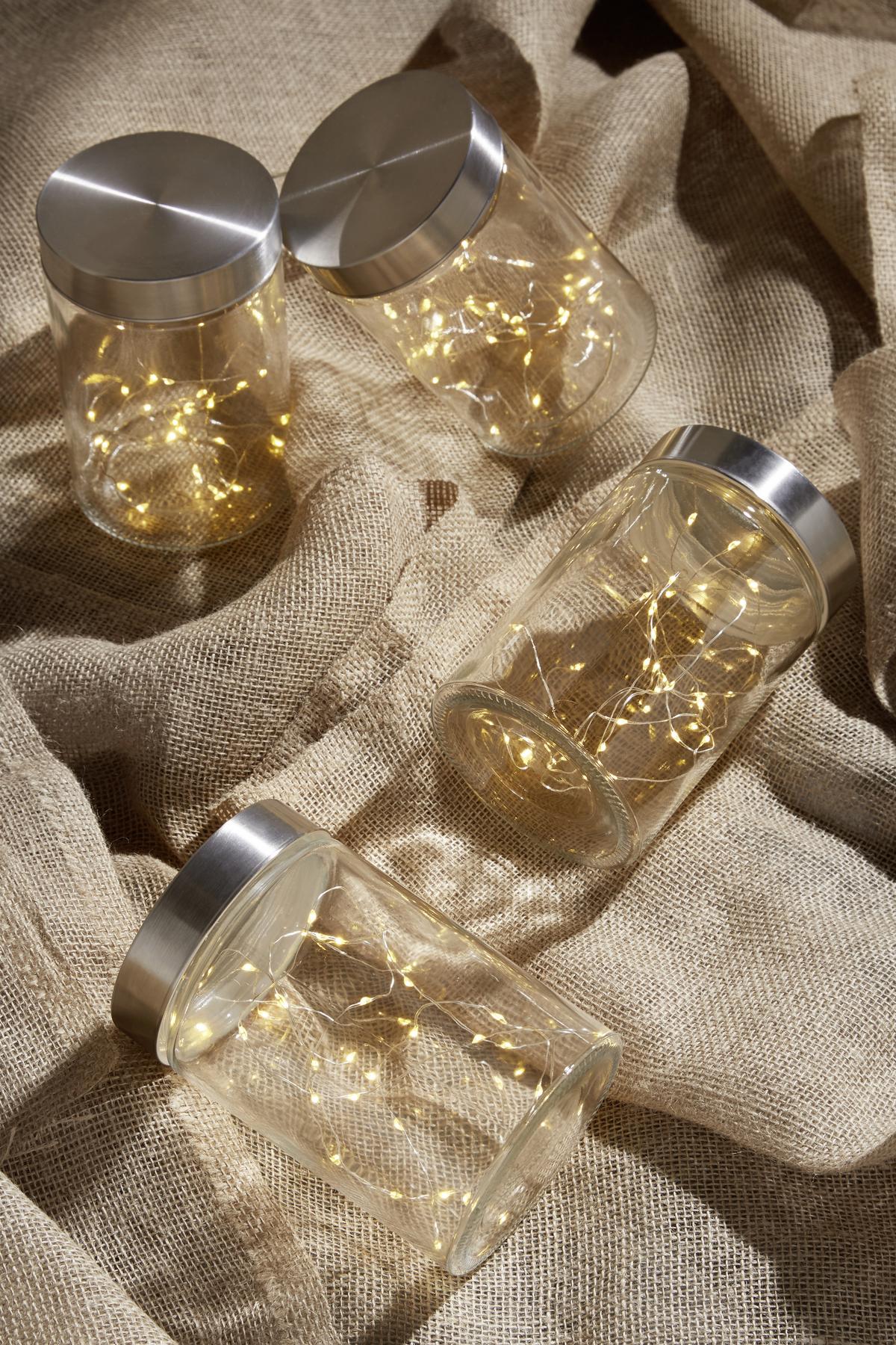 Světelný řetěz Sterni 40 LED max. 0,06 Watt, 1,95 m - barvy stříbra, plast (195ml) - Mömax