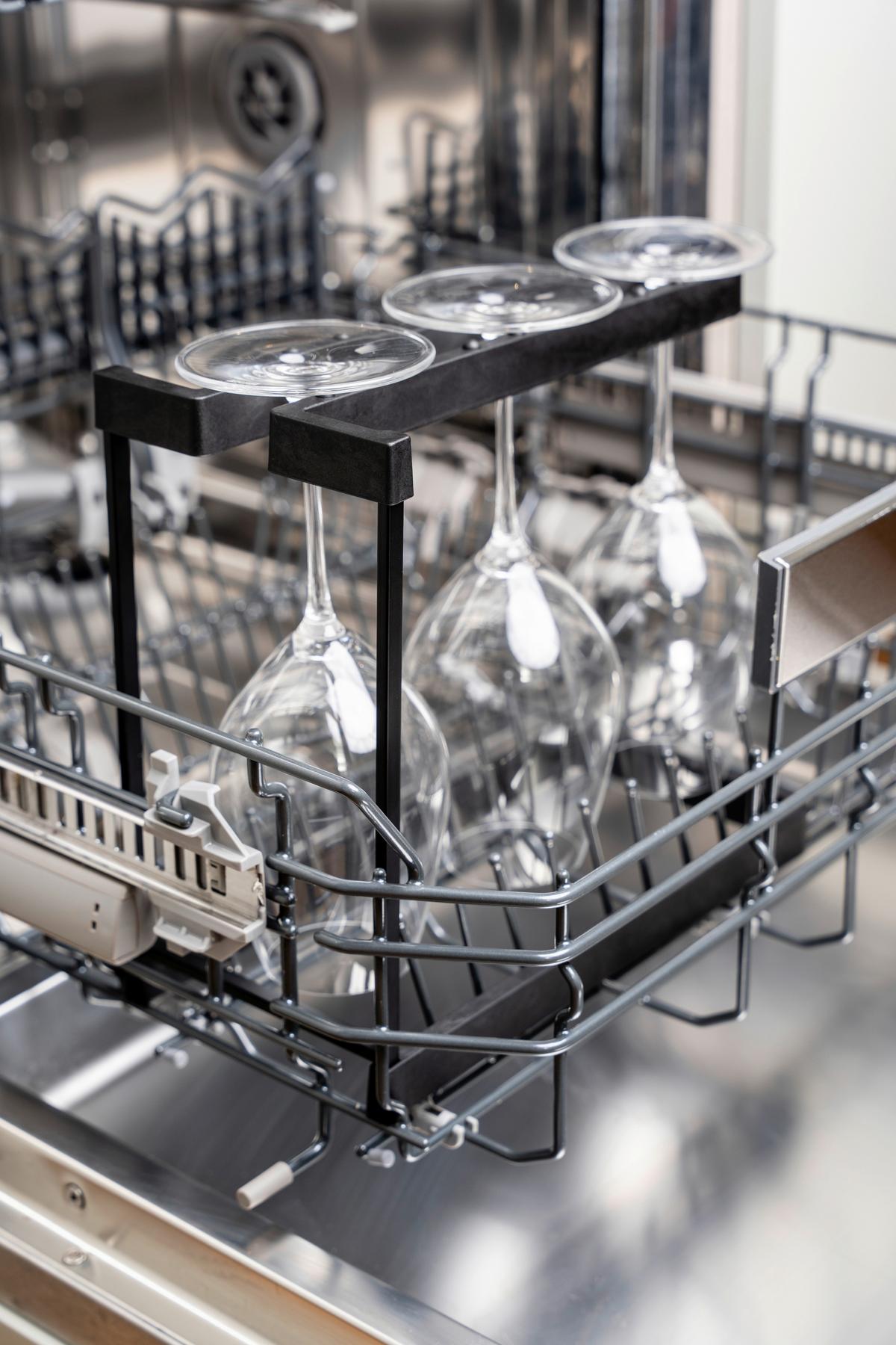 Weinglashalter Schwarz Edelstahl, Spülmaschienenfest - Schwarz, Basics, Naturmaterialien/Metall (28/24/13cm) - HAPPY SINKS