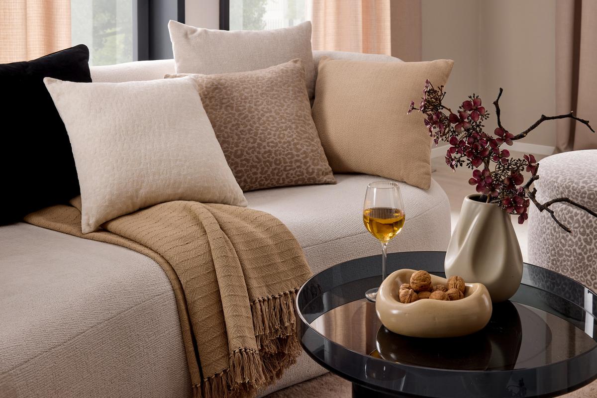 DEKORAČNÍ POLŠTÁŘ Viola, 45/45cm, černá - černá, Konvenční, textil (45/45cm) - Premium Living