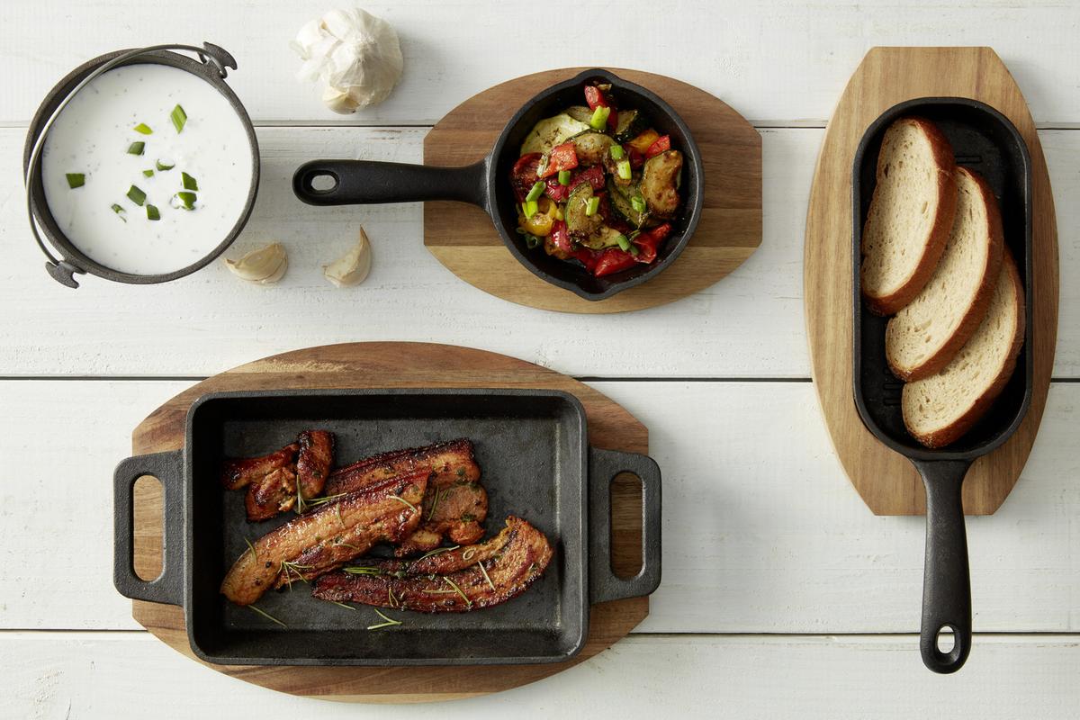 Pánev servírovací Gourmet - černá/přírodní barvy, Konvenční, kov/dřevo (22,5/14/4,5cm) - Mömax
