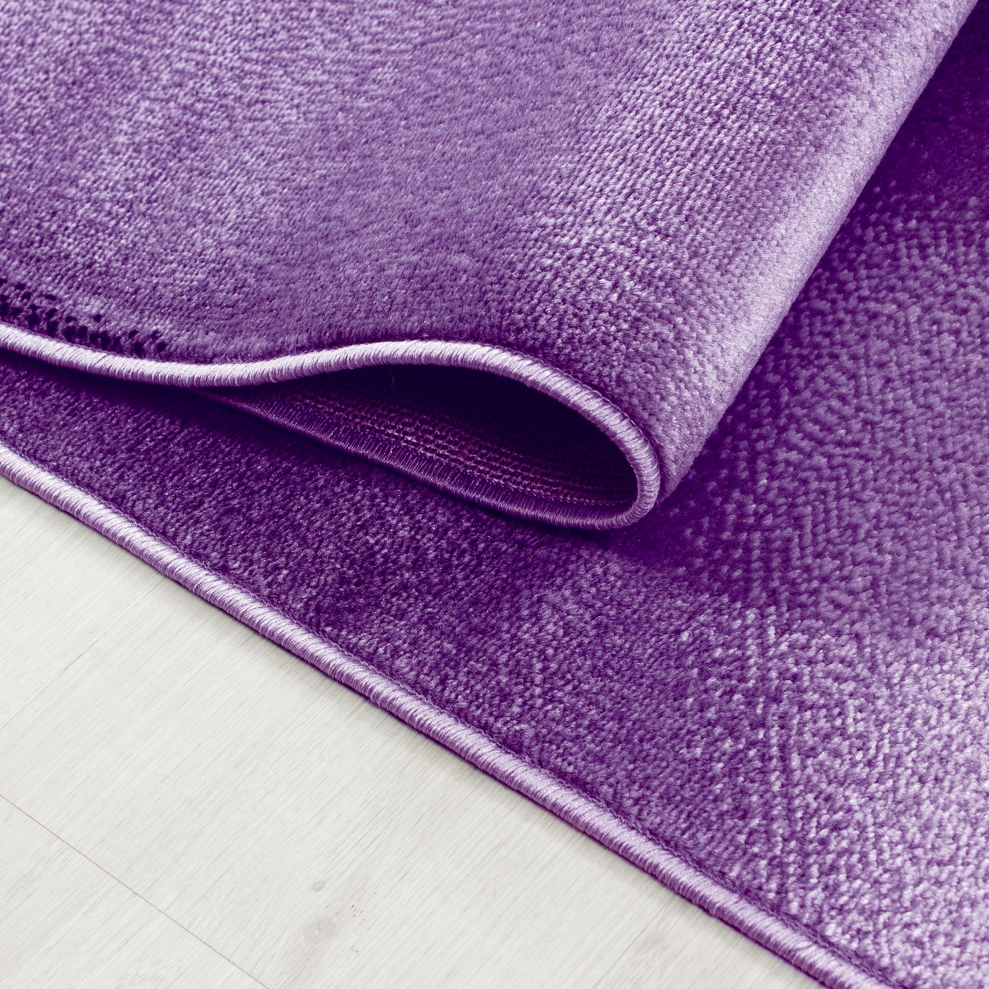 Lila Webteppich mit Wellenmuster