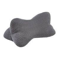 ŠIJOVÝ VANKÚŠ LONE - sivá, textil (18/35cm) - Mömax