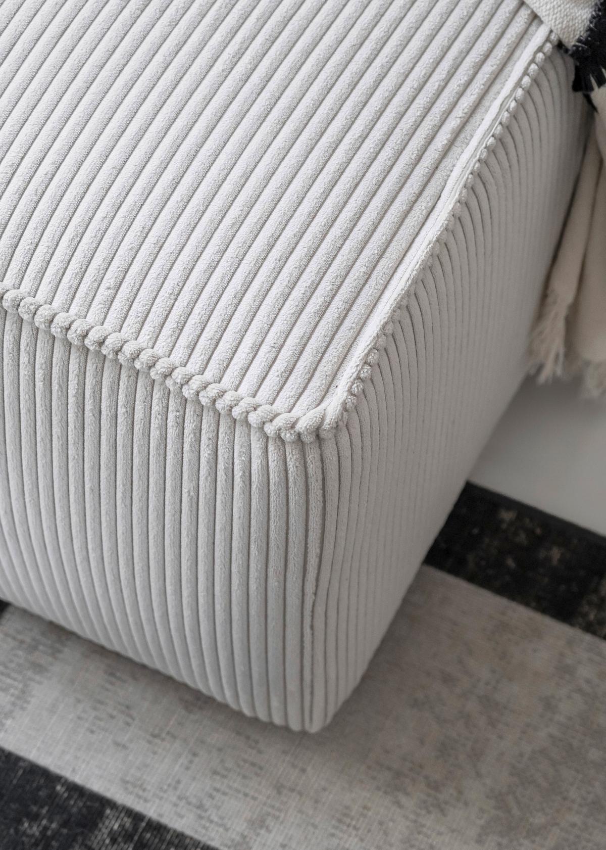 Sedačka OLIVER, pravá, béžová barva - černá/béžová, Design, textil/plast (247/194cm) - MID.YOU