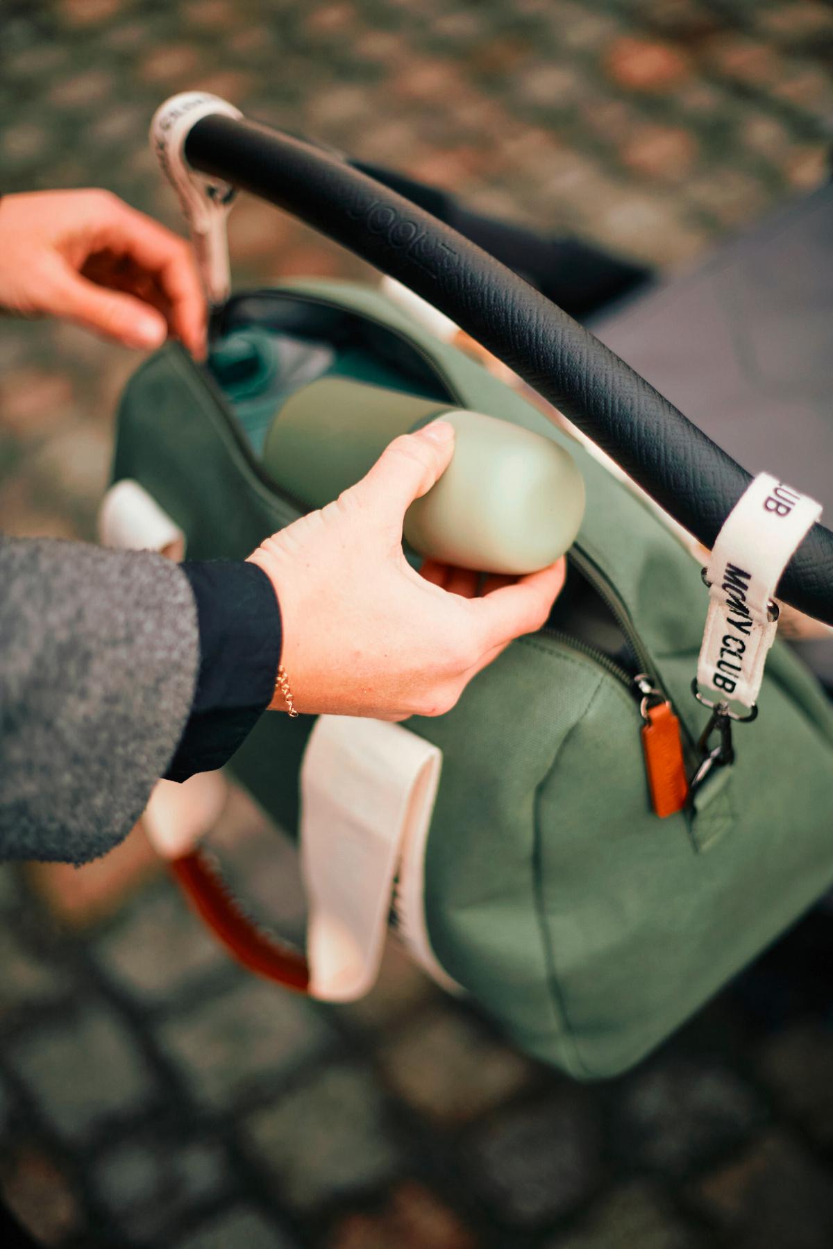 Wickeltasche Mommy Club Grün/Weiß, B: 38 cm - Weiß/Grau, KONVENTIONELL, Kunststoff/Textil (38/21/27cm) - Childhome