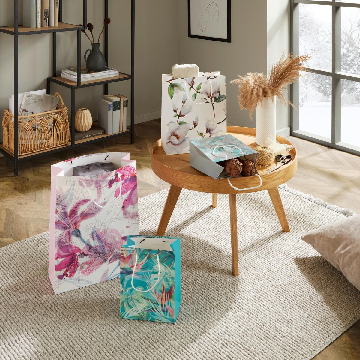 Geschenktasche Flower Größe: L - Blau/Pink, Basics, Karton (26/32/12cm)