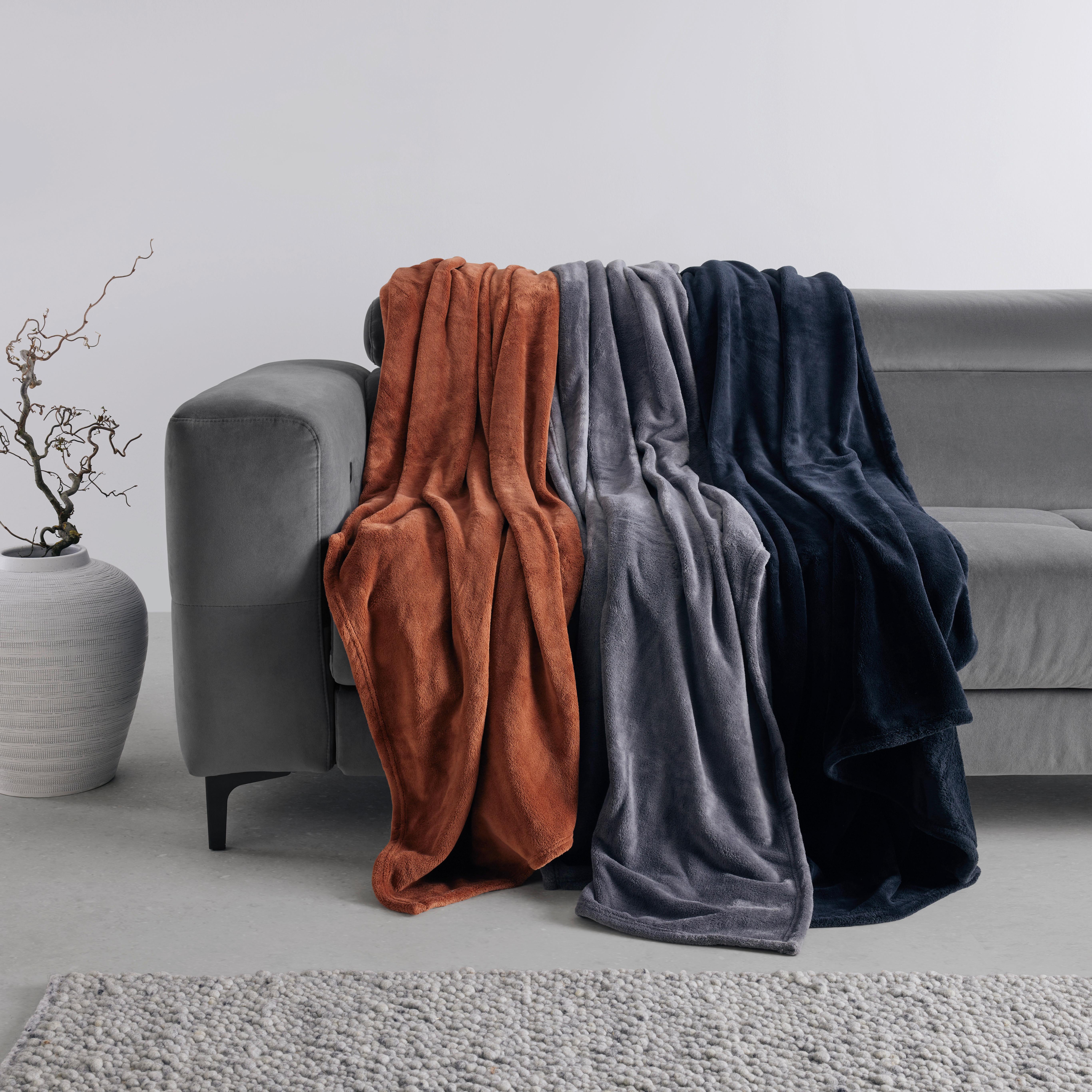 Měkká deka Kuschelix, 140/200cm, černá - černá, textil (140/200cm) - Modern Living
