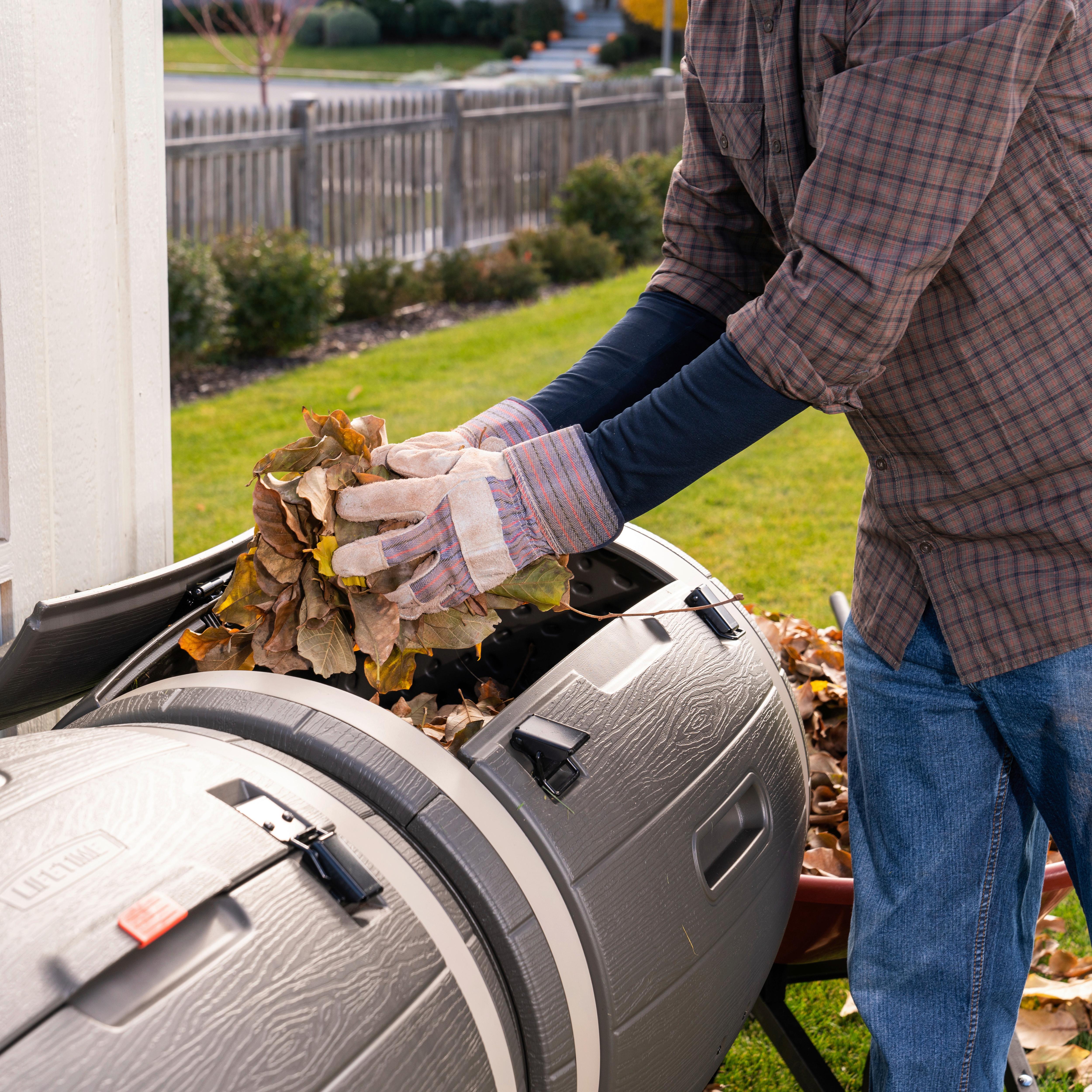 Komposter mit Deckel und Entnahmeklappe