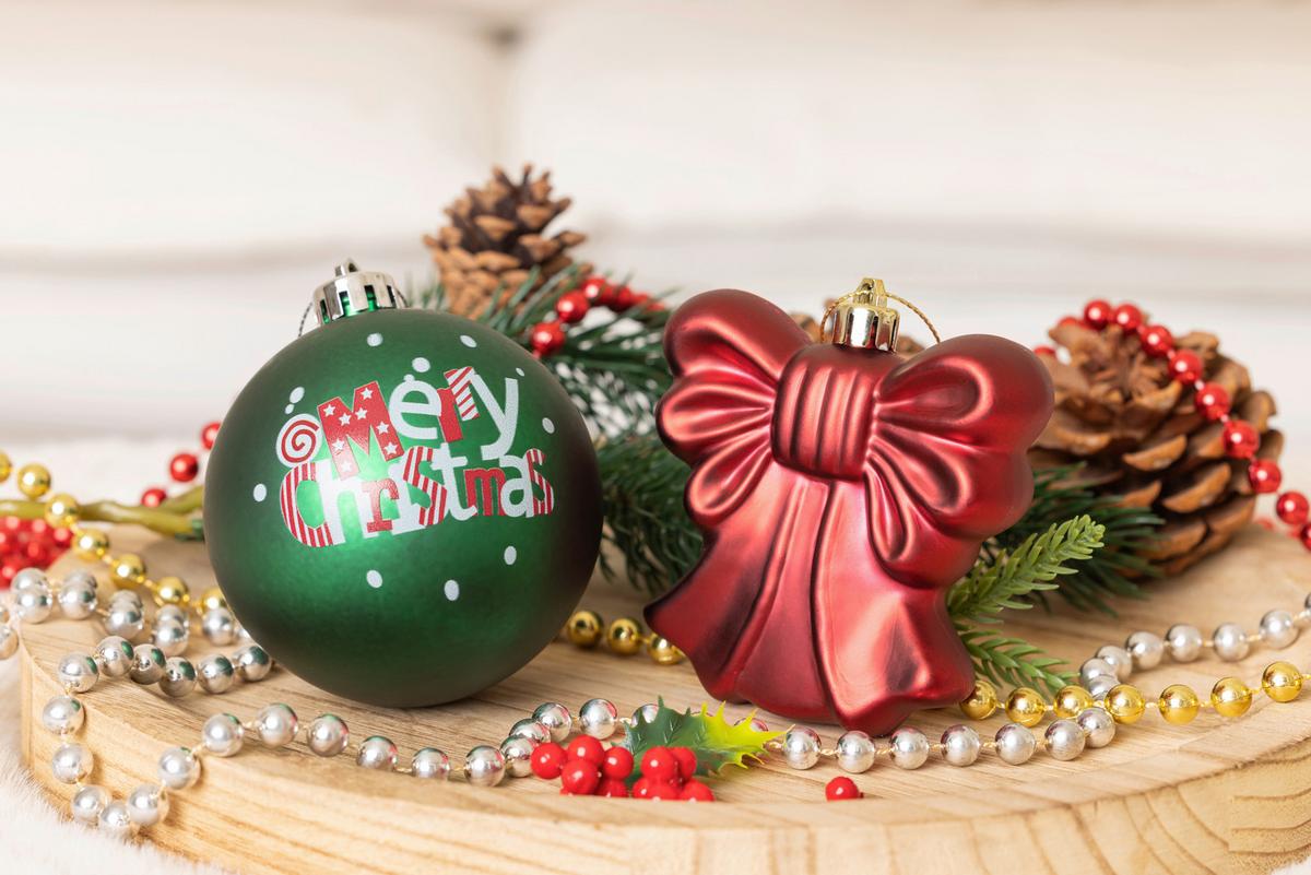 Christbaumkugel Ludwig - Dunkelgrün/Weinrot, KONVENTIONELL, Kunststoff - Luca Bessoni