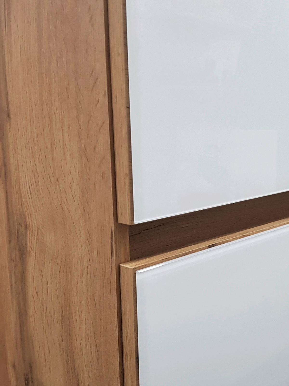 Midischrank mit Türdämpfung Helsinki 40cm Weiß/Eiche Dekor - Eichefarben/Silberfarben, KONVENTIONELL, Glas/Holzwerkstoff (40/130/35cm) - Held