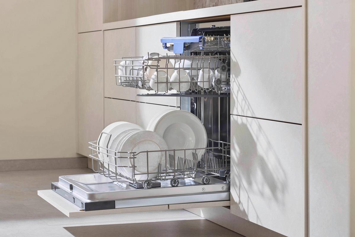 Geschirrspüler Silberfarben B: 59,4 cm - Silberfarben, Basics, Kunststoff/Metall (59,8/81,5/55cm) - Respekta