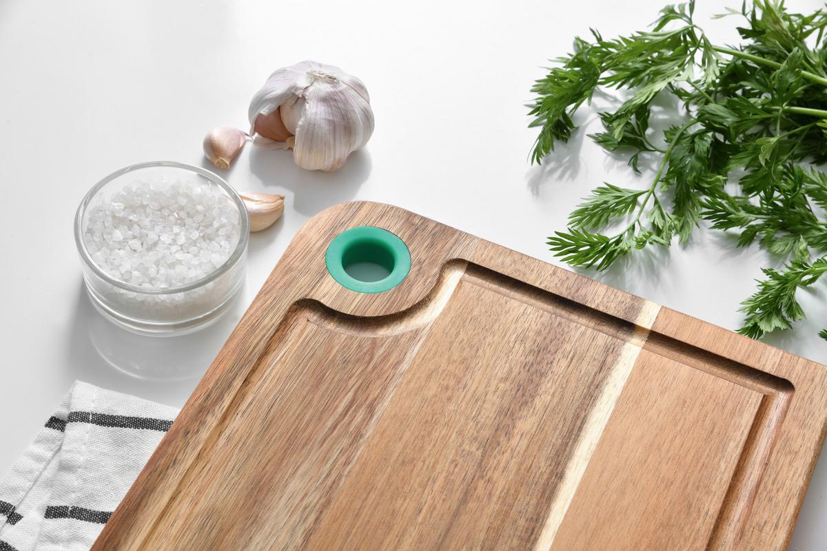 Schneidebrett Aus Holz + Griff Rainbow L/b: Ca. 34/24 Cm - Akaziefarben, Basics, Holz/Kunststoff (34.2/24.5/11.5cm) - Benetton