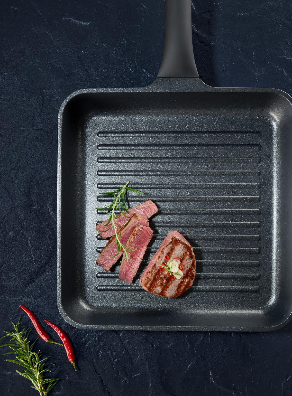 Grilovacia panvica Black Line, 28/28cm - čierna, Konventionell, kov/plast (28/28/5cm) - Gourmesto