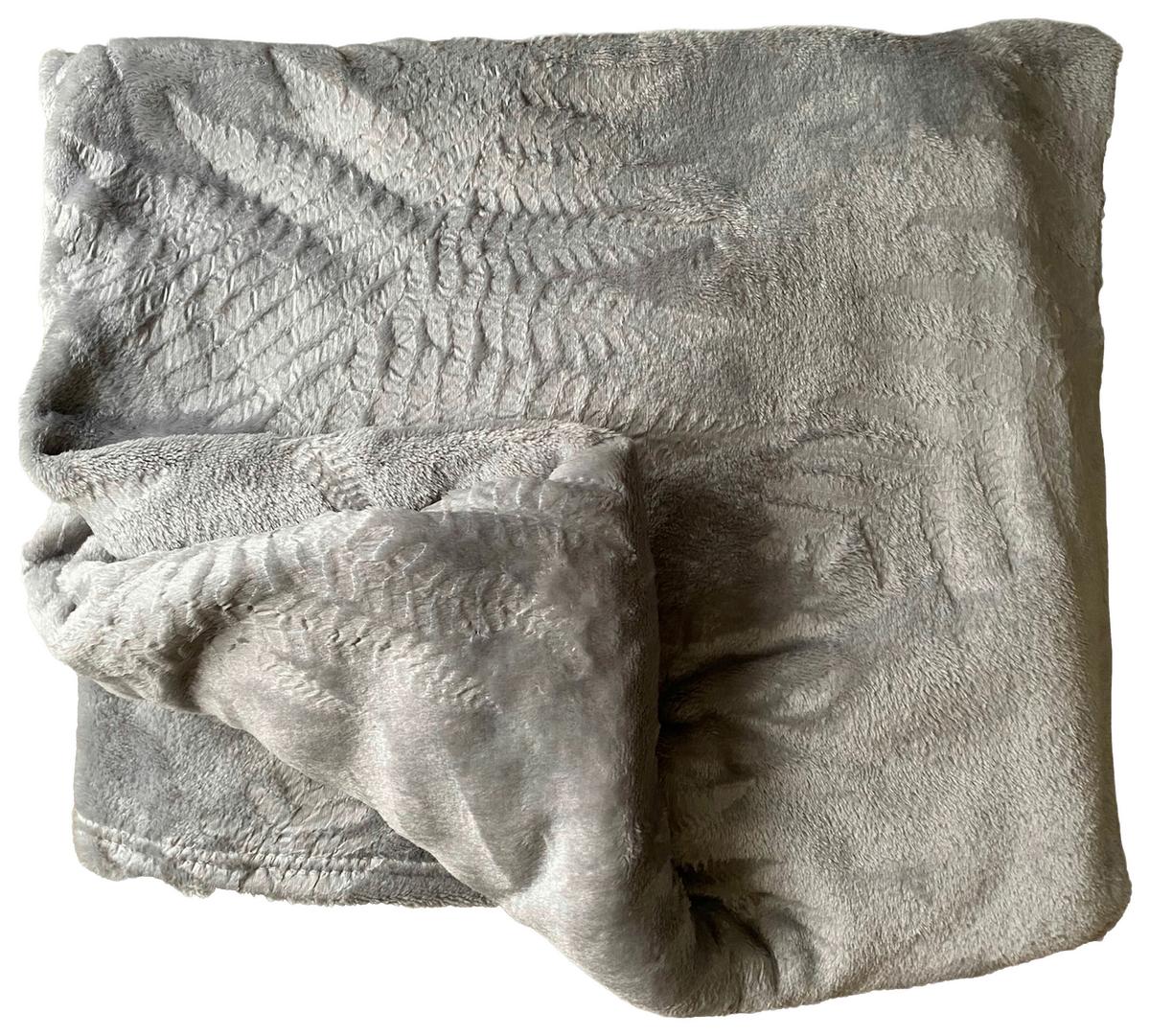 Kuscheldecke Fiona Silber 130x170 cm - Silberfarben, MODERN, Textil (130/170cm) - Luca Bessoni