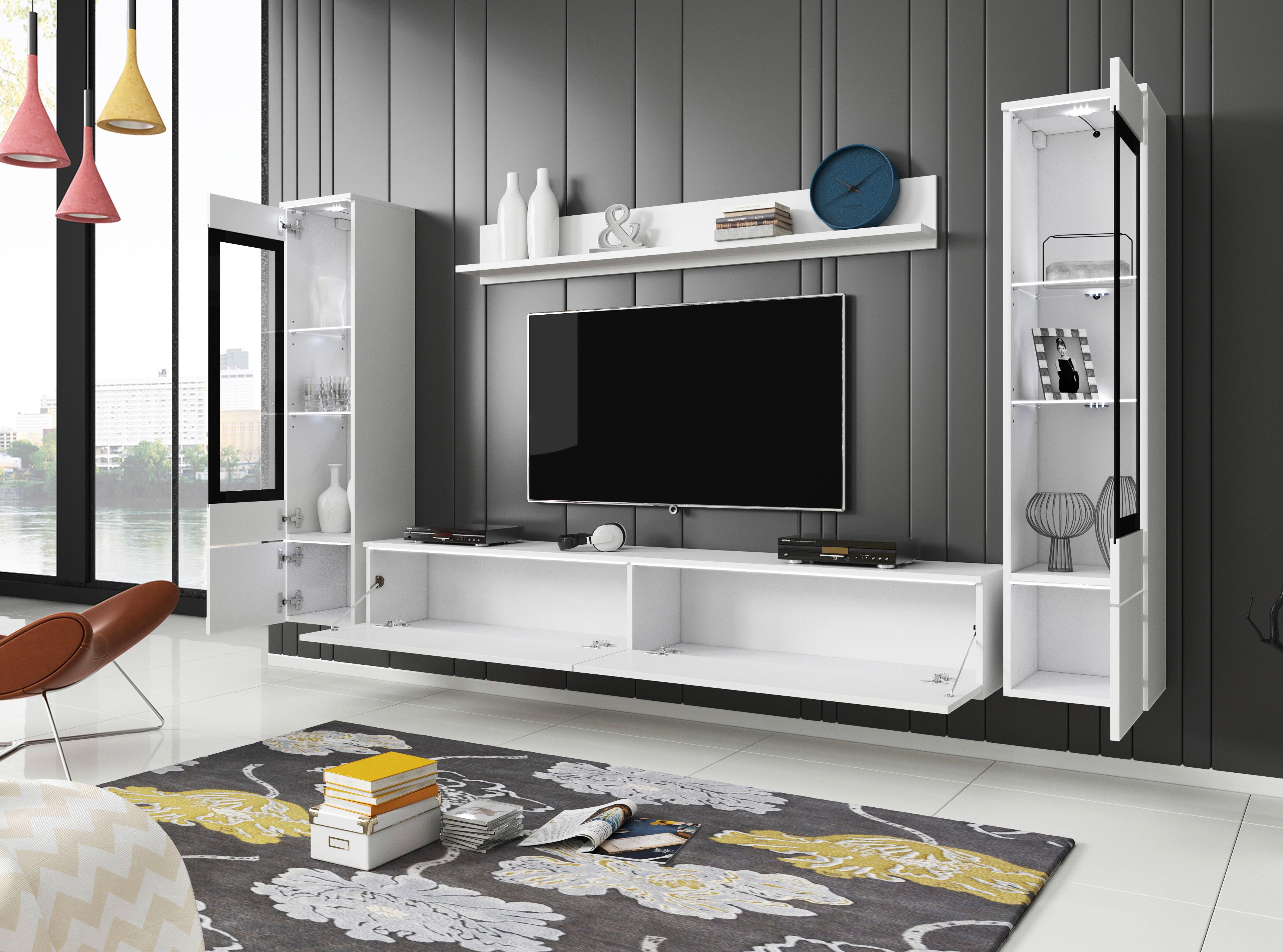 Wohnwand aus Holzdekor und Glas