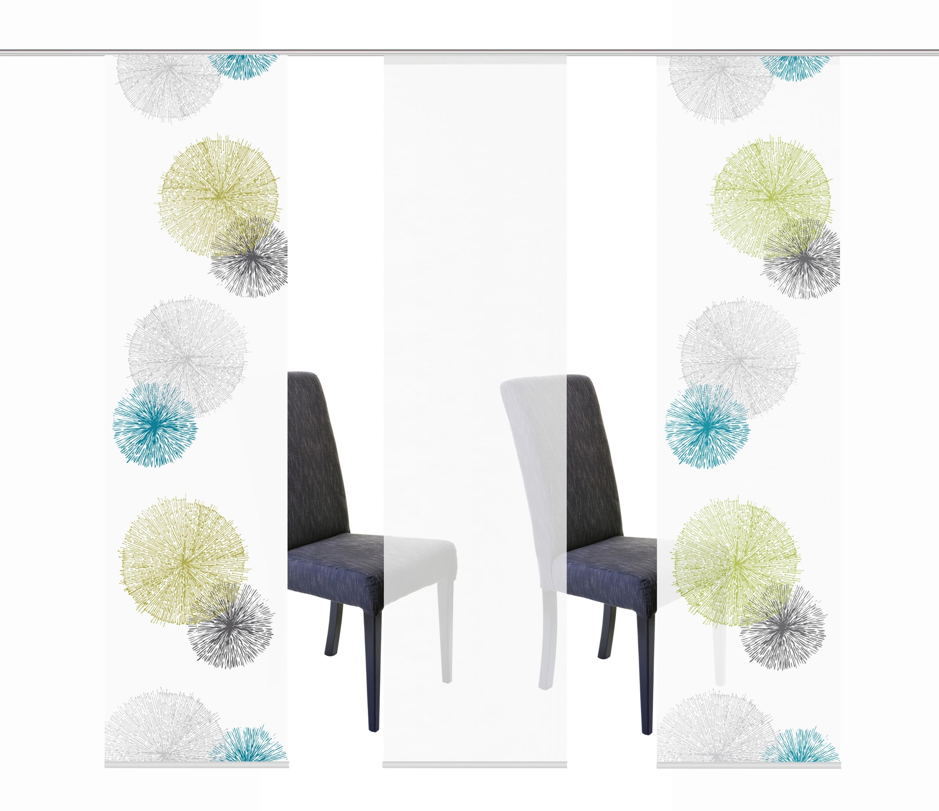 Flächenvorhang mit drei Schiebevorhängen