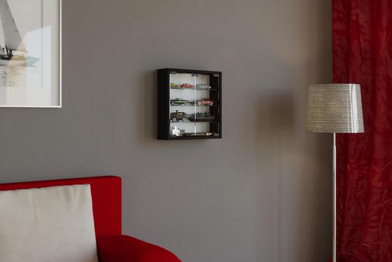 Vitrine in Schwarz Hängevitrine