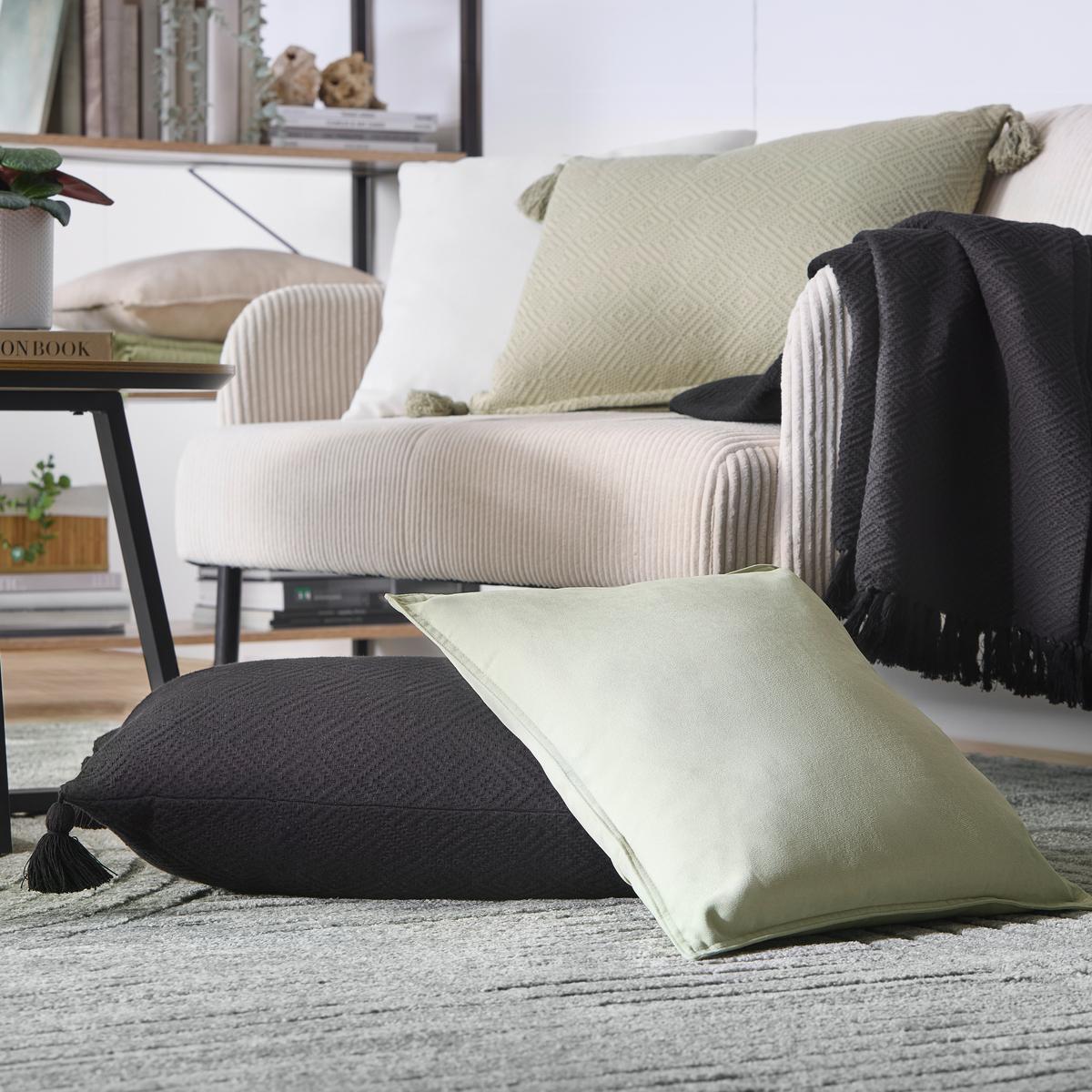 Dekorační polštář Nathi, 45/45 cm, šalvěj - šalvějově zelená, Konvenční, textil (45/45cm) - Modern Living