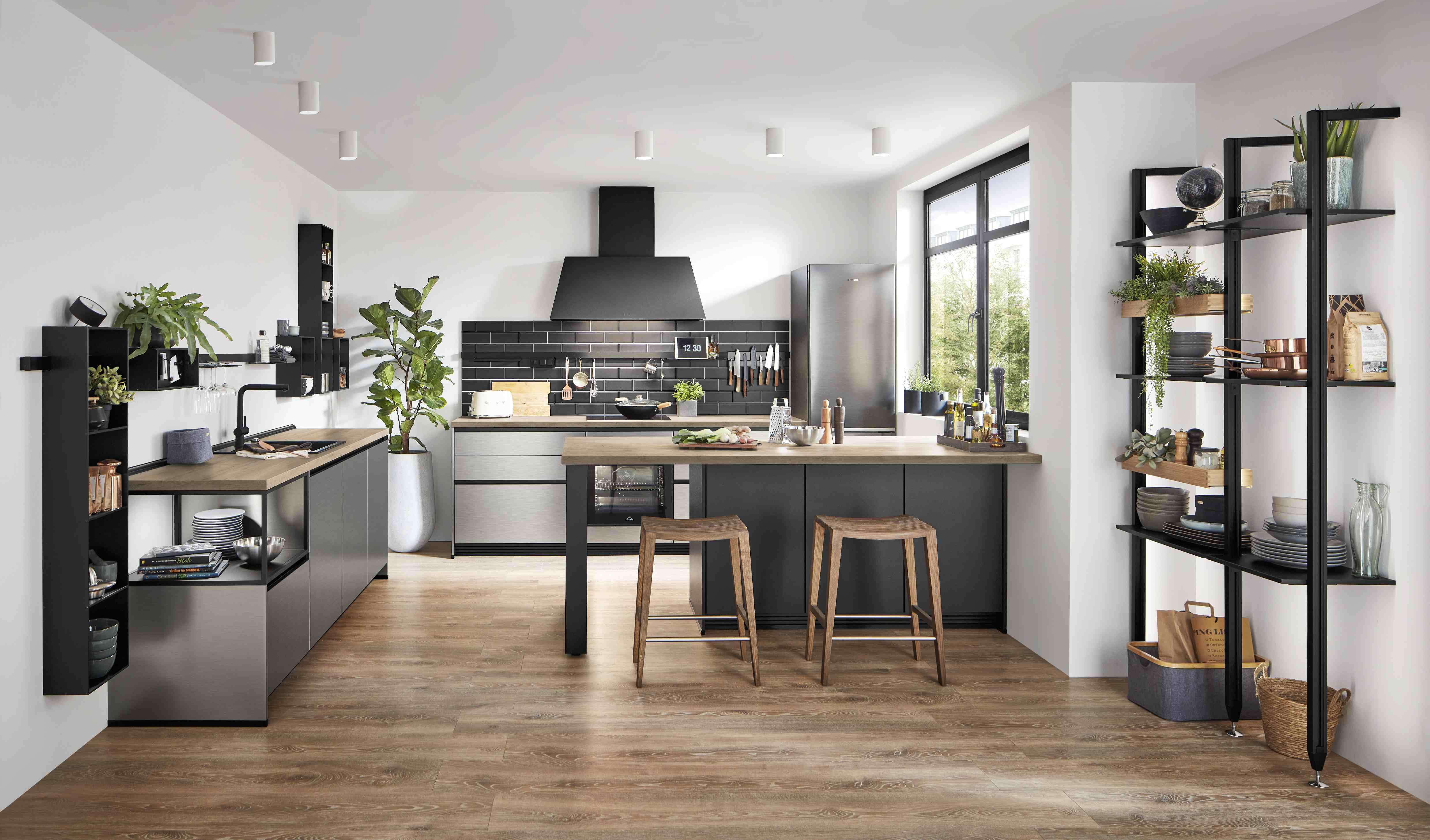 Eckküche Edelstahlfarben Gebürstet, Planbar Nach Maß - Edelstahlfarben, MODERN, Holzwerkstoff - Vertico
