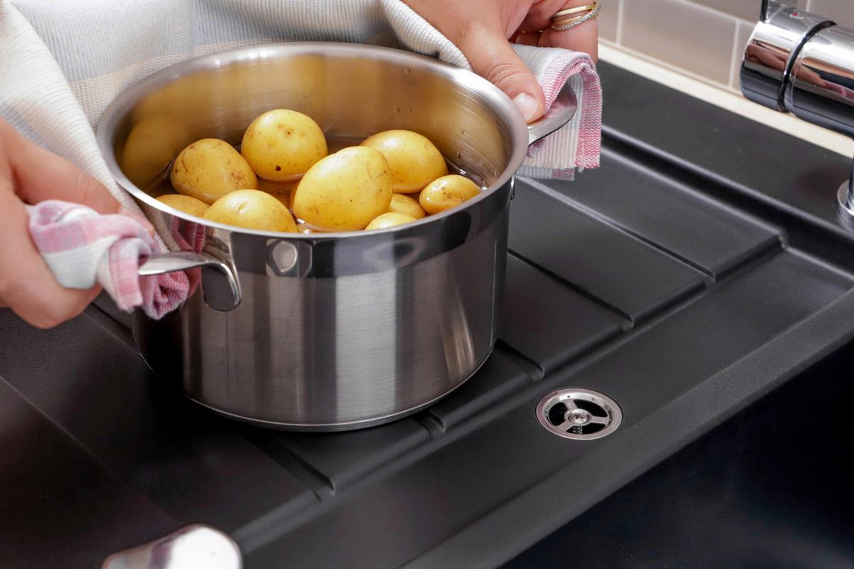Spüle Austin Schwarz B: 86 cm - Schwarz, Design, Stein (86/21/50cm) - Respekta