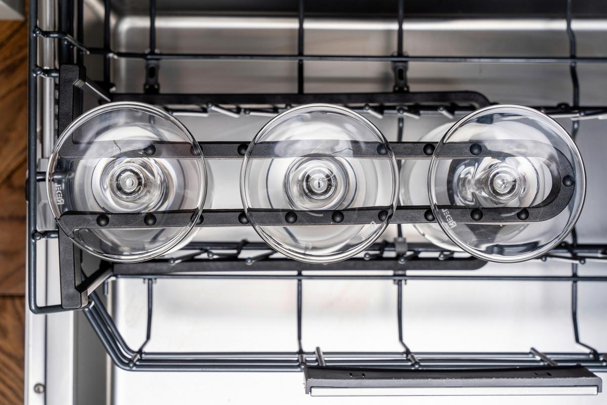 Weinglashalter Schwarz Edelstahl, Spülmaschienenfest - Schwarz, Basics, Naturmaterialien/Metall (28/24/13cm) - HAPPY SINKS